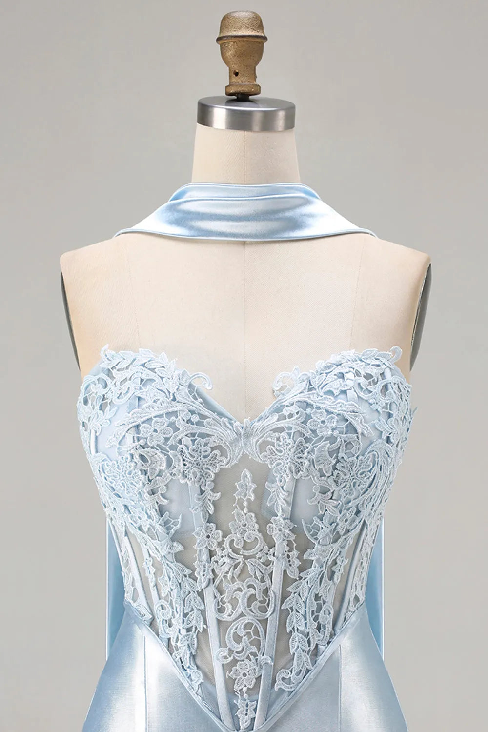 Glamorous Mermaid Halter Neck Sleeveless Lace Embellished Floor Length Prom Dresses