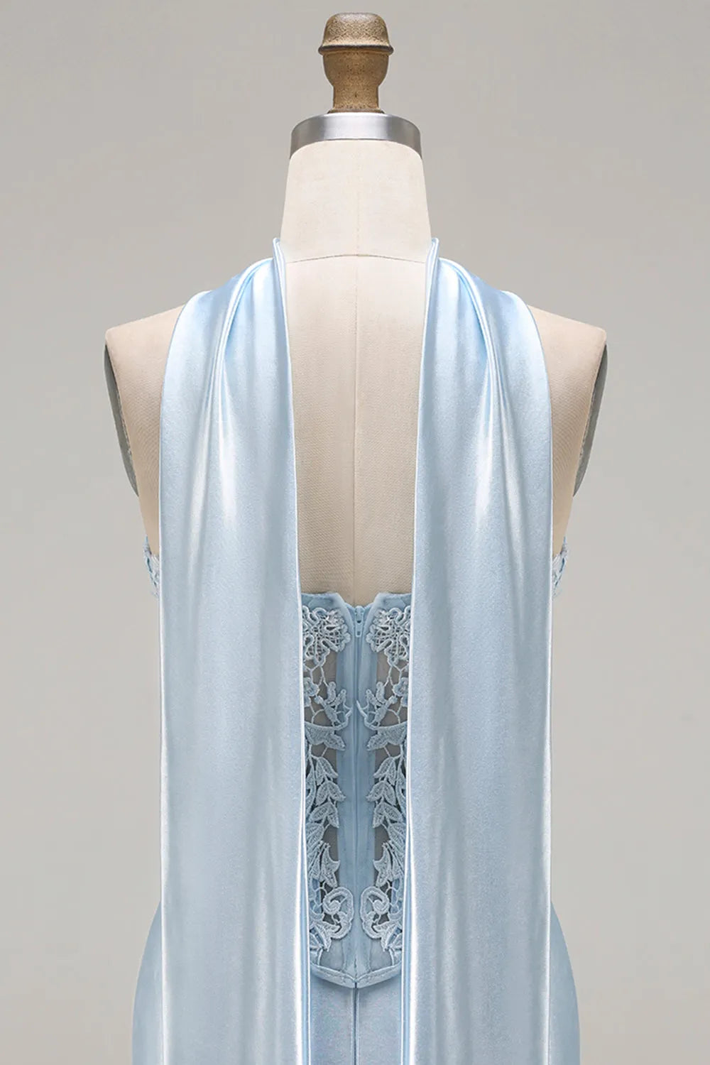 Glamorous Mermaid Halter Neck Sleeveless Lace Embellished Floor Length Prom Dresses