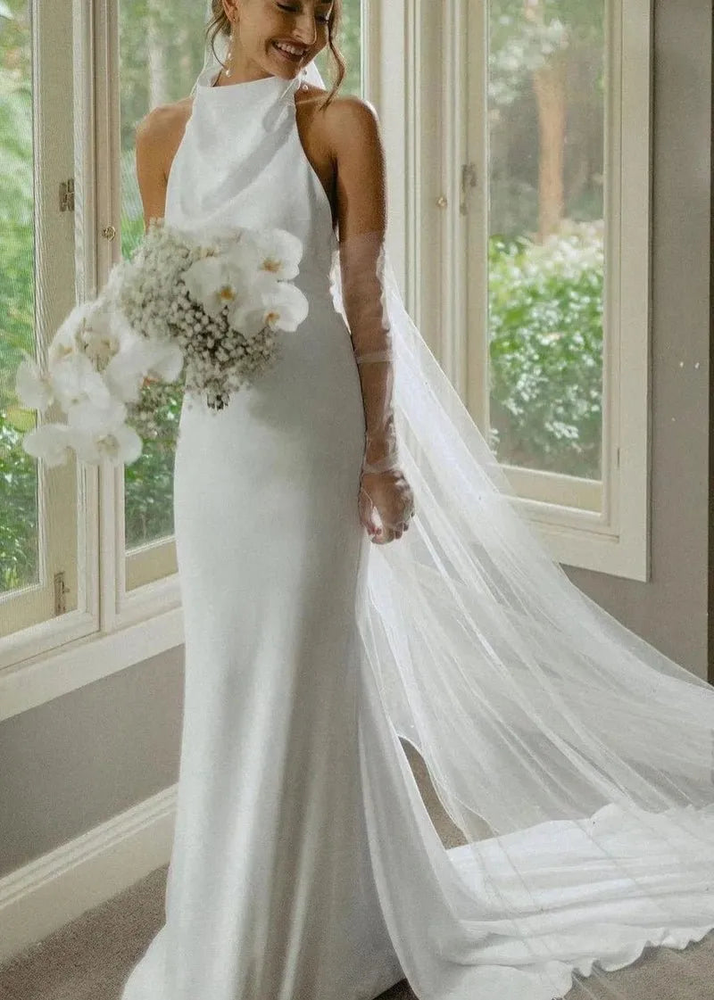 Modern Mermaid Halter Neck Sleeveless Open-Back Chapel-Train Wedding Dresses