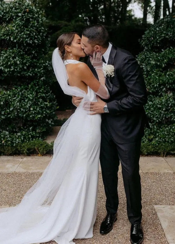 Modern Mermaid Halter Neck Sleeveless Open-Back Chapel-Train Wedding Dresses