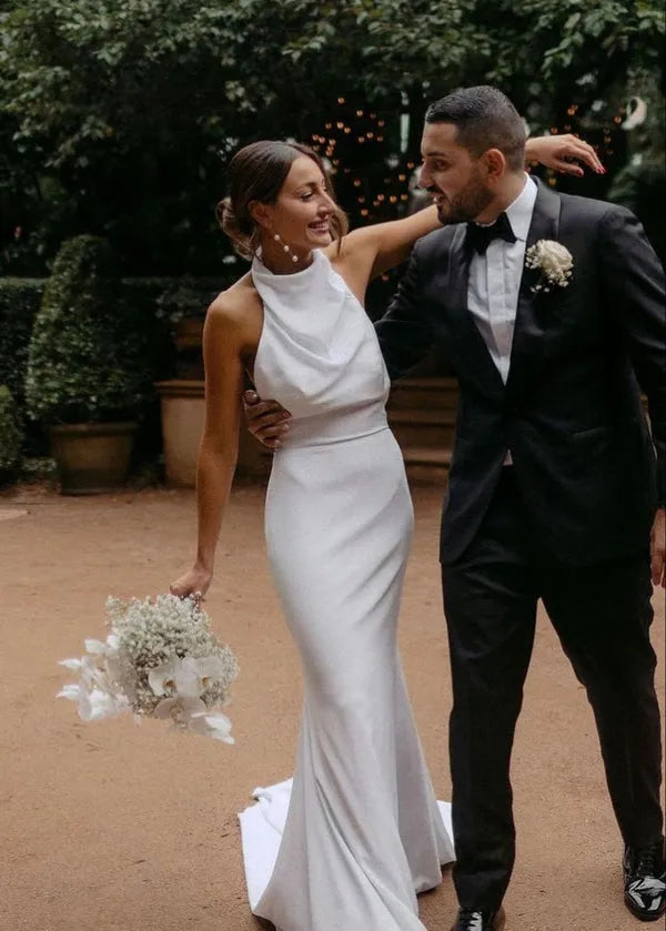 Modern Mermaid Halter Neck Sleeveless Open-Back Chapel-Train Wedding Dresses