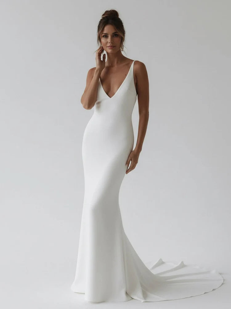 Sleek Mermaid V-Neck Spaghetti-Strap Cowl-Back Chapel-Train Wedding Dresses